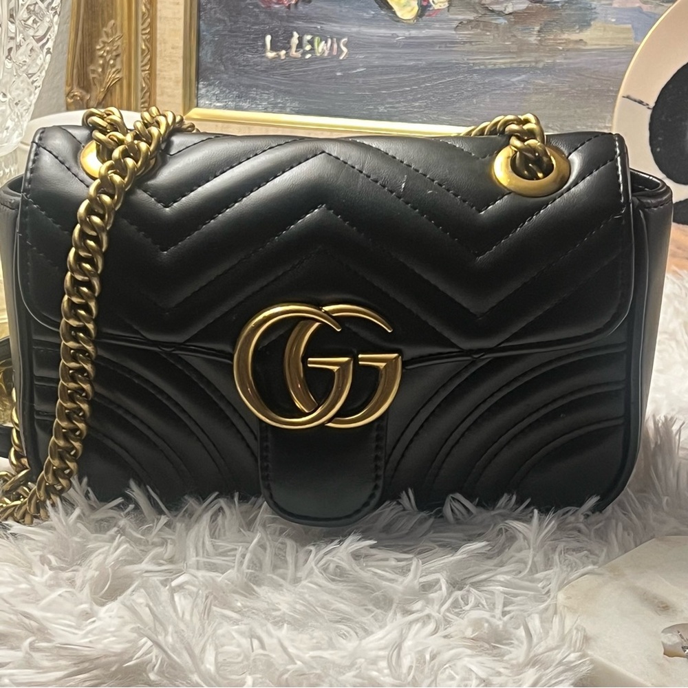 Gucci Marmont Black Lambskin Antique Gold Hardware Shoulderbag/Crossbody Bag